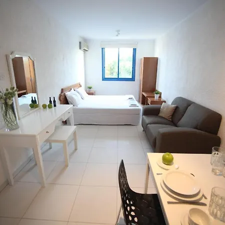 Aphentrika Apartment
